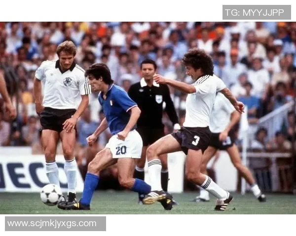 十年风云足球明星的辉煌历程与传奇瞬间回顾